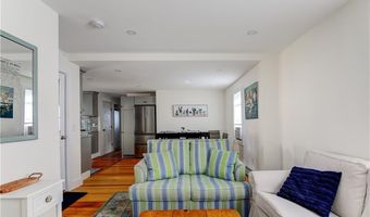 5 Howard St 2, Newport, RI 02840