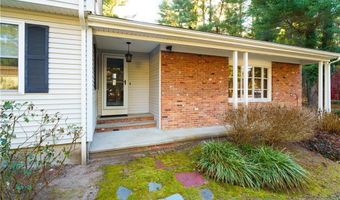 40 Wisteria Dr, Coventry, RI 02816