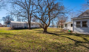 224 W Delta St, Aurora, MO 65605