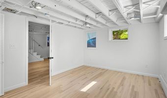 58 Bliss Rd, Newport, RI 02840