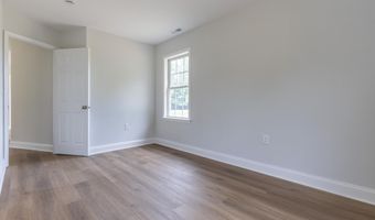 12491 CLINTON HEIGHTS Dr, Ashland, VA 23005
