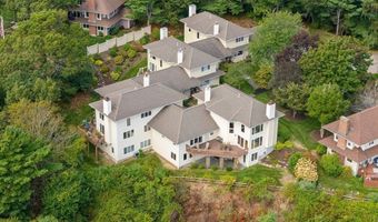 4 Bittersweet Ln 4, Bourne, MA 02532