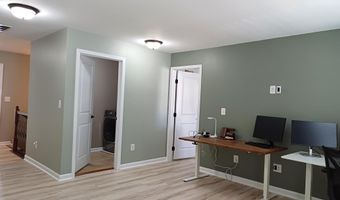 25501 EMERSON OAKS Dr, Aldie, VA 20105