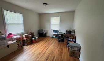 422 E Savannah St, Calhoun Falls, SC 29628