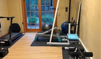 3720 Division Rd, East Greenwich, RI 02818