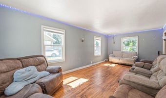 2812 Wood St, Ames, IA 50014
