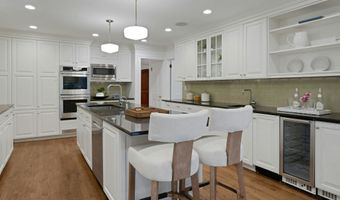 6 Searles Rd, Darien, CT 06820