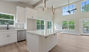 7 Embleton Dr, Bella Vista, AR 72714