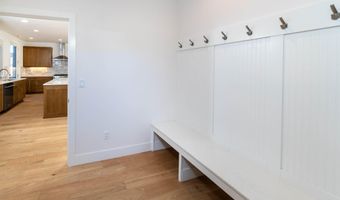 20607 SE Boer Pl, Bend, OR 97702