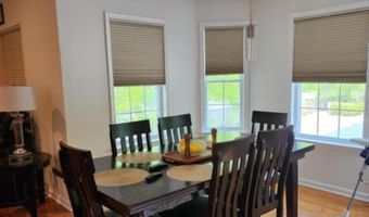 20 6th St, Barnegat, NJ 08005