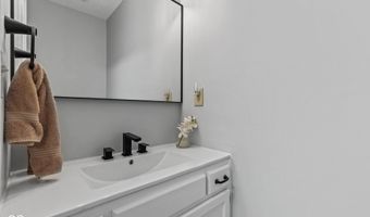 1324 Willow Oak Ct, Avon, IN 46123