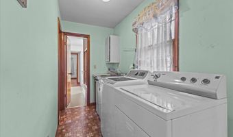 173 Tracy Dr, Burlington, VT 05408