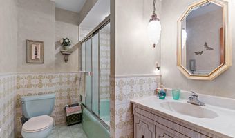 2447 S 5TH St, Philadelphia, PA 19148