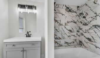 35 Church St, Allentown, NJ 08501