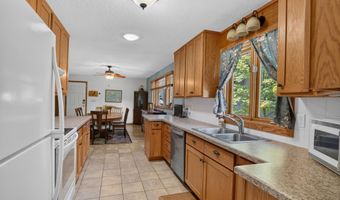 2706 Meadow Glen Rd, Ames, IA 50014