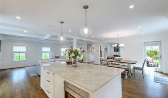 11 Shields St, Newport, RI 02840