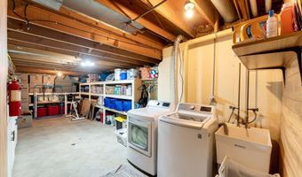 486 Edgeworthe Dr SE, Ada, MI 49301