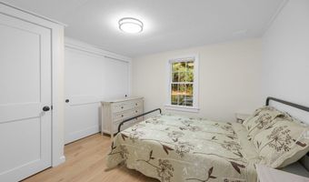 15 1st St, Bourne, MA 02532