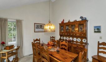 111 Cottonwood Ln, Agawam, MA 01001