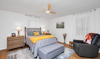 749 Park Ave, Belford, NJ 07718