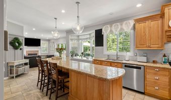 9 Cherry Ln, Bedford, NH 03110