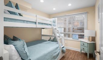 17 E 14TH St, Barnegat Light, NJ 08006