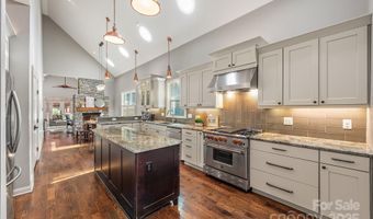 723 E 35th St, Charlotte, NC 28205