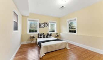 582 Trapelo Rd 582, Belmont, MA 02478