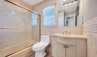 133 Wentworth Ave, Albertson, NY 11507