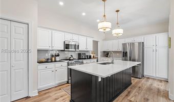 7 Holbrook Dr, Beaufort, SC 29902