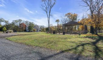 42 Hill Rd, Allentown, NJ 08501