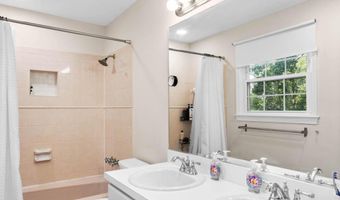 5801 DEVONSHIRE Dr, Bethesda, MD 20816