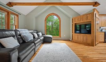 43 Darling Parke Dr, Bangor, ME 04401