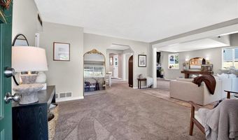 277 Ramsey Ln, Ballwin, MO 63021