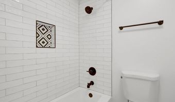 3307 WYNDHAM Cir 2157, Alexandria, VA 22302