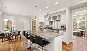 4226 40TH St N, Arlington, VA 22207