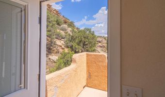 944 W Foothill Dr, Apple Valley, UT 84737