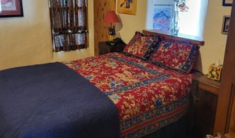 110 Los Rios Rd, Arroyo Hondo, NM 87513