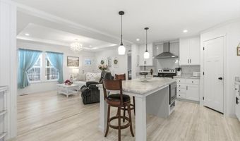 38 Oak Ridge Ln, Bennington, VT 05201