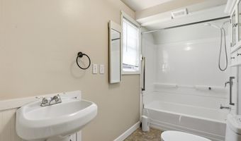521 E CALUMET St, Appleton, WI 54915