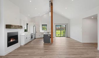 185 COLUMBINE St, Alpine, WY 83128