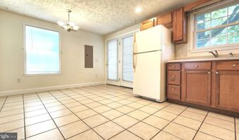 210 W HIGH St, Felton, DE 19943