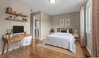 27 Country Hill Rd, Nashua, NH 03063
