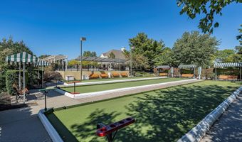16 Greenways Ln, Lakewood, NJ 08701