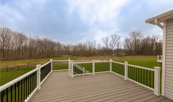 766 River Run Rd, Aurora, OH 44202