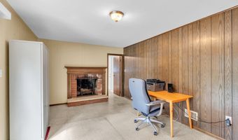 4 Michele Dr, Middletown, NJ 07748