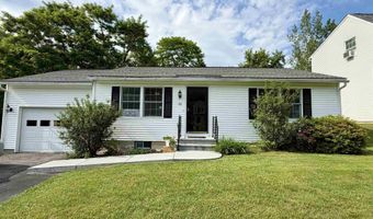 32 Albe Dr, Bennington, VT 05201