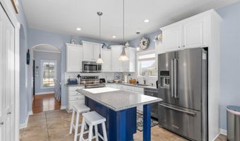 1620 Pinewood Ct SW, Altoona, IA 50009