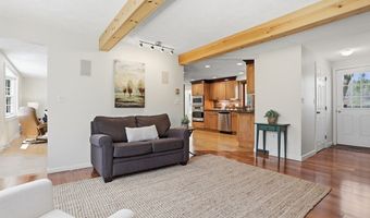 4 Meadowbrook Rd, Acton, MA 01720