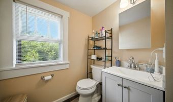 414 Green St, Burlington, NJ 07005